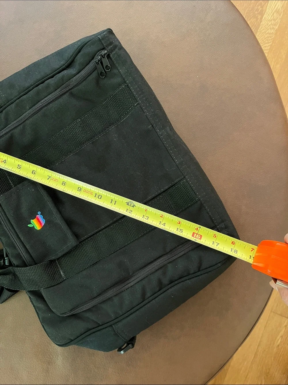 Apple macintosh laptop